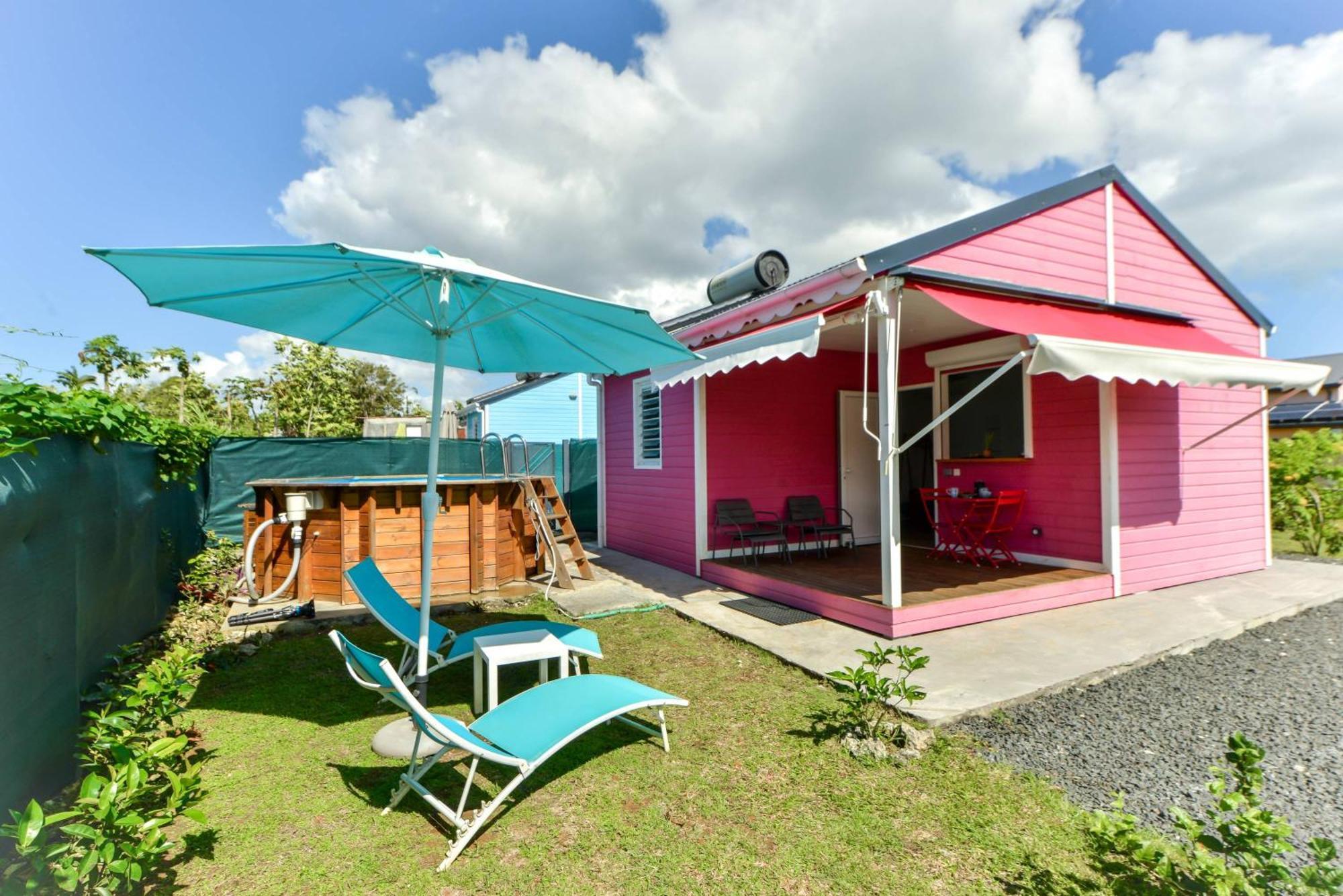 Les jardins de CHANTILLY -Bungalows avec jardins et piscines privées Baie-Mahault Habitación foto